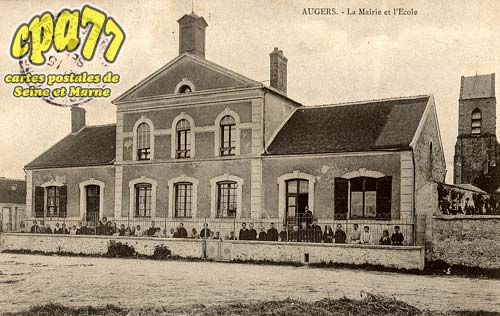 Augers En Brie - La Mairie et l'Ecole
