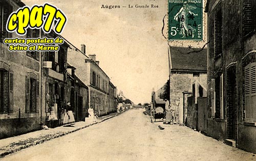 Augers En Brie - La Grande Rue