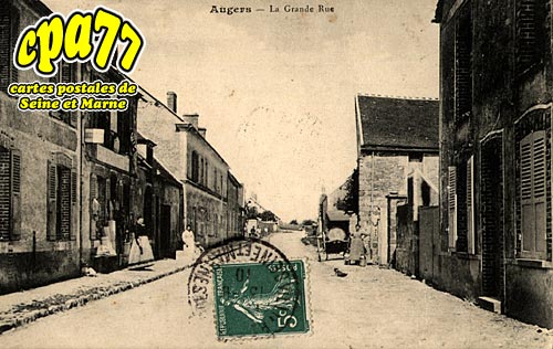 Augers En Brie - La Grande Rue