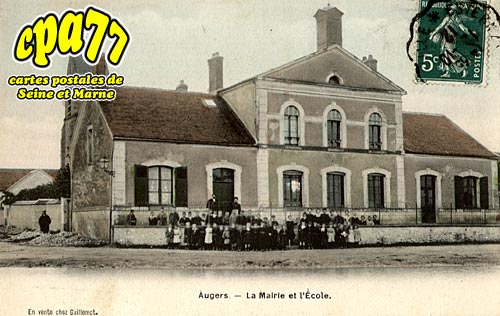 Augers En Brie - La Mairie et l'Ecole