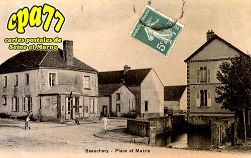 Beauchery St Martin - Place et Mairie