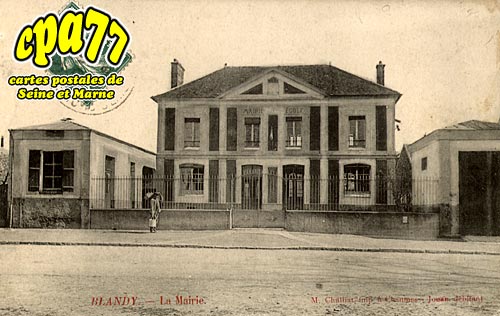 Blandy Les Tours - La Mairie