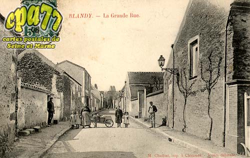 Blandy Les Tours - La Grande Rue