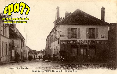 Blandy Les Tours - Grande-Rue