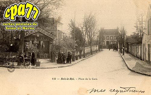 Bois Le Roi - Place de la Gare