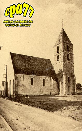 Bougligny - L'Eglise et la Place