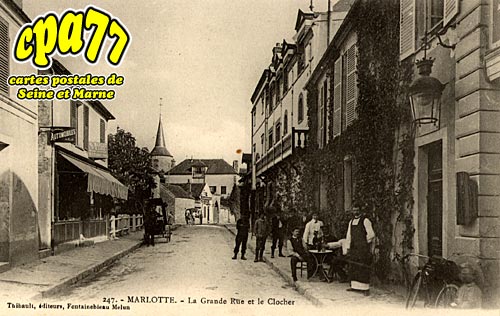 Bourron Marlotte - La Grande Rue et le Clocher
