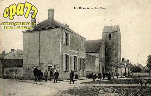 La Brosse Montceaux - La place