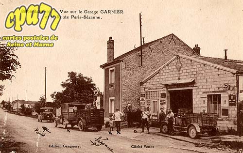 Chalautre La Grande - Beton-Bazoches - Vue sur la Grange Garnier et la Route Paris-Czanne