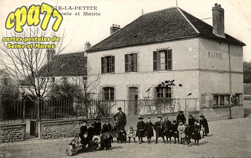 Chalautre La Petite - Ecole Communale et Mairie