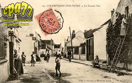 Champagne Sur Seine - La Grande Rue