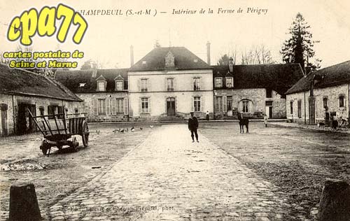 Champdeuil - Intrieur de la Ferme de Prigny