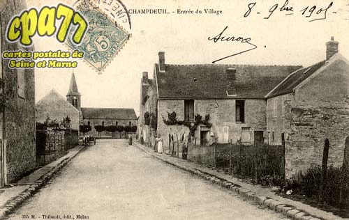 Champdeuil - Entre du Village