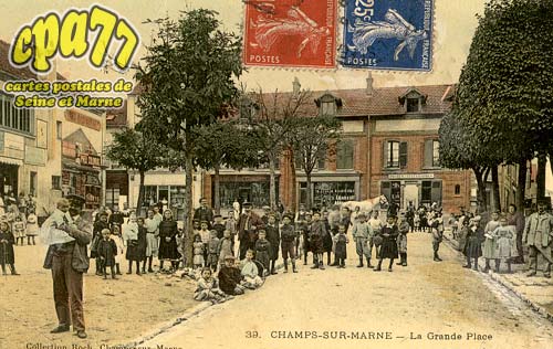 Champs Sur Marne - La Grande Place