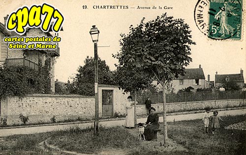 Chartrettes - Avenue de la Gare