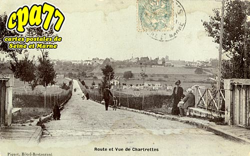 Chartrettes - Route et vue de Chartrettes