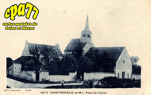 Chartronges - Place de l'Eglise