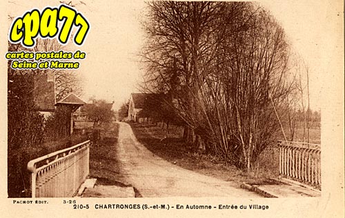 Chartronges - Entrée du Village