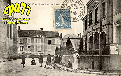 Le Chtelet En Brie - Htel-de-Ville et l'Ecole des Filles