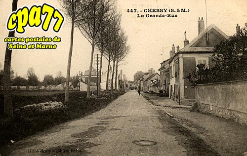 Chessy - La Grande Rue