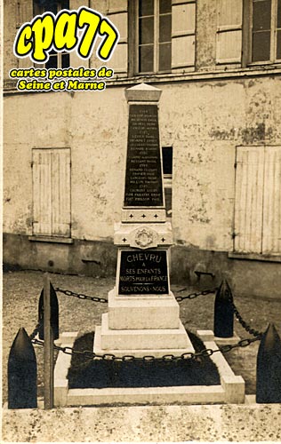 Chevru - Monument aux Moarts