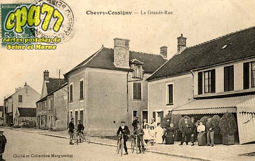 Chevry Cossigny - La Grande Rue