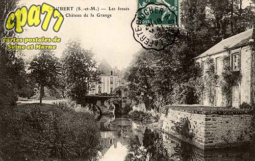 Coubert - Les fossés du Château de la Grange