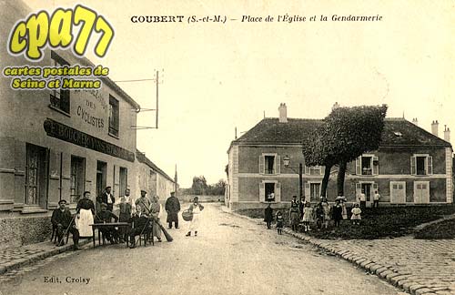Coubert - Place de l'Eglise et la Gendarmerie