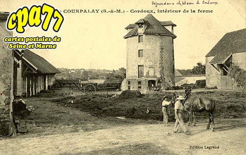 Courpalay - Cordoux, intrieur de la ferme