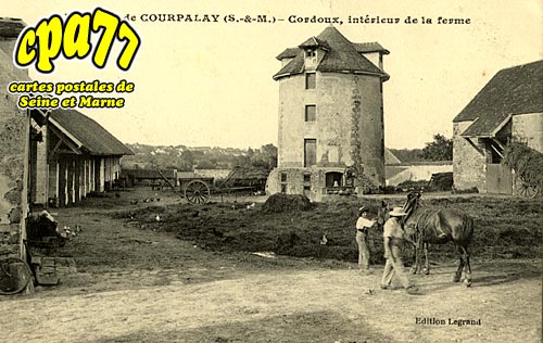 Courpalay - Cordoux, intrieur de la Ferme