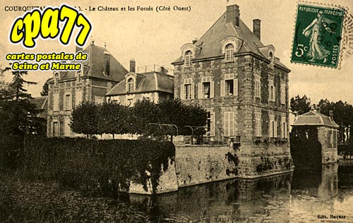 Courquetaine - Le Château et les Fossés (Côté Ouest)