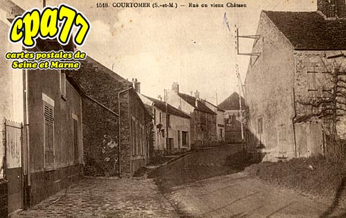 Courtomer - Rue du Vieux Chteau