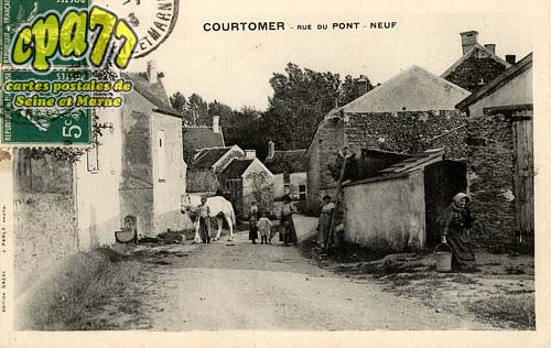 Courtomer - Rue du Pont-Neuf