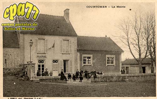 Courtomer - La Mairie