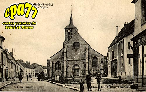 La Croix En Brie - L'Eglise - La Place