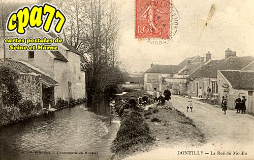 Donnemarie Dontilly - La Rue du Moulin
