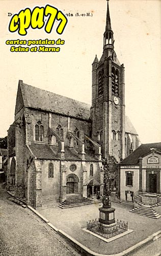 Donnemarie Dontilly - La Place de l'Eglise