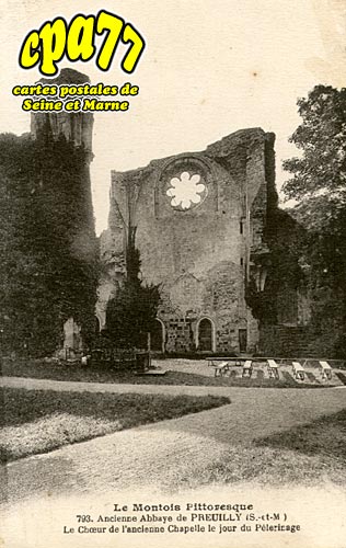 gligny - Ancienne Abbaye de Preuilly - Le Cur de l'ancienne Chapelle le jour du Plerinage