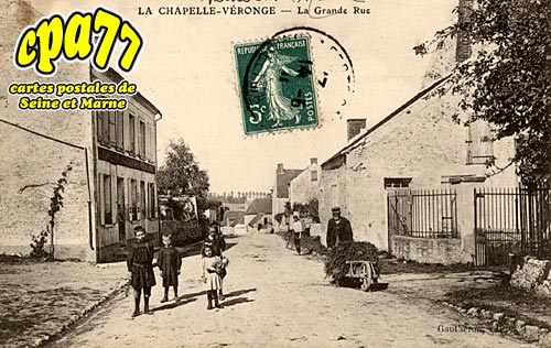 La Fert Gaucher - La Chapelle-Vronge - La Grande Rue