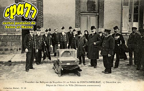 Fontainebleau - Transfert des Reliques de Napolon 1er au Palais de Fontainebleau, 17 Dcembre 1907 - Dpart de l'Htel de Ville (Btiments communaux)
