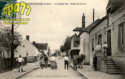 Fontaine Fourches - La Grande Rue - Route de Trainel