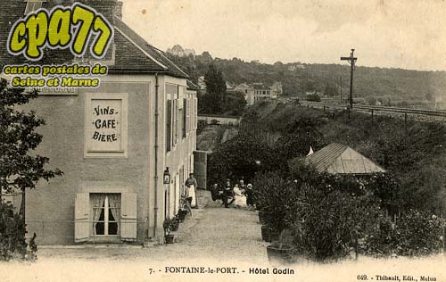 Fontaine Le Port - Htel Godin