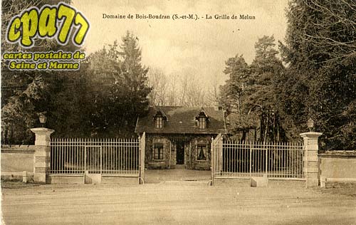 Fontenailles - Domaine de Bois-Boudran (S.-et-M.) - La Grille de Melun