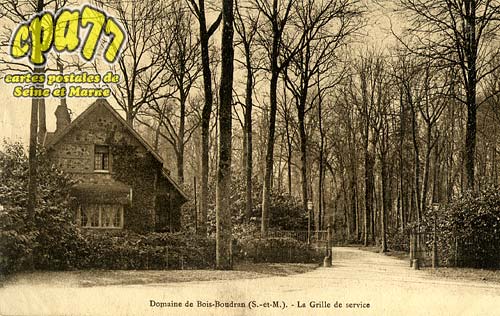 Fontenailles - Domaine de Bois-Boudran (S.-et-M.) - La Grille de service