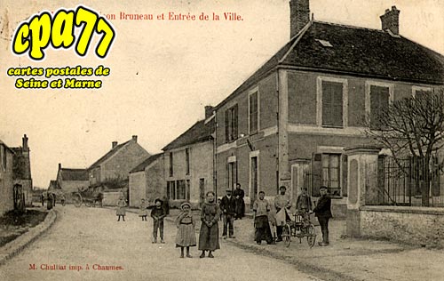 Fouju - Maison Bruneau et entre de la Ville