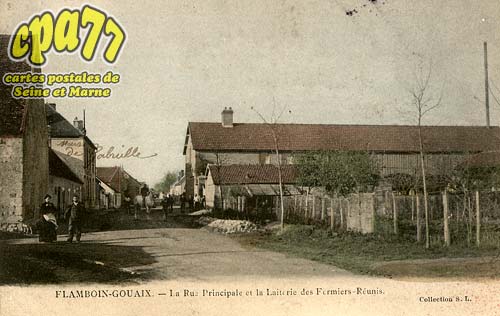 Gouaix - La Rue Principale et la Laiterie des Fermiers-Runis
