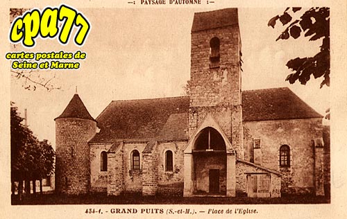 Grandpuits Bailly Carrois - Place de l'Eglise