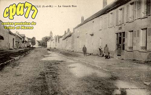 Guercheville - La Grande Rue