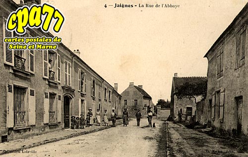 Jaignes - La Rue de l'Abbaye