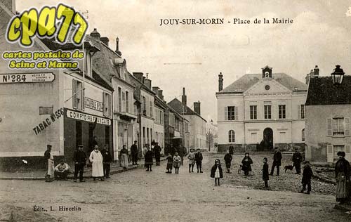 Jouy Sur Morin - Place de la Mairie